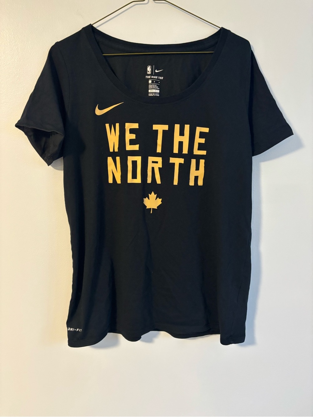 Nike We The North Raptors Tee NBA Athletic Cut Dri-Fit T-shirt Ladies Size Large